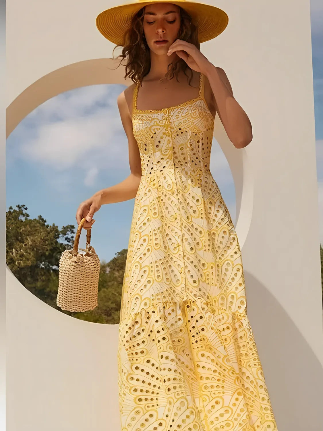 Vestido Feminino Midi de Laise com Babados e Elástico nas Costas - Marina