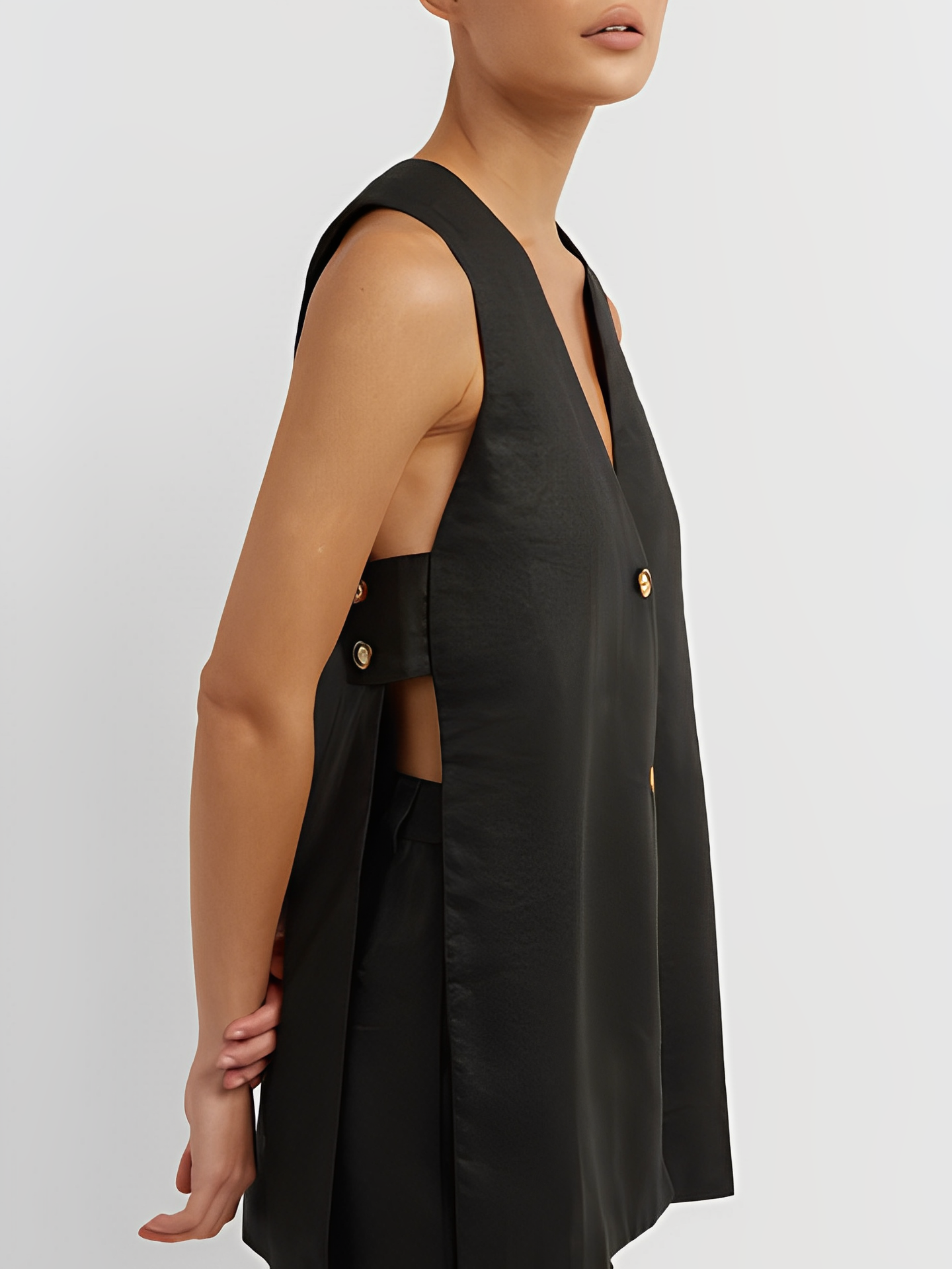 Conjunto Feminino de Algodão com Blusa de Decote V e Lateral Vazada e Shorts de Cintura Elástica - Sophia