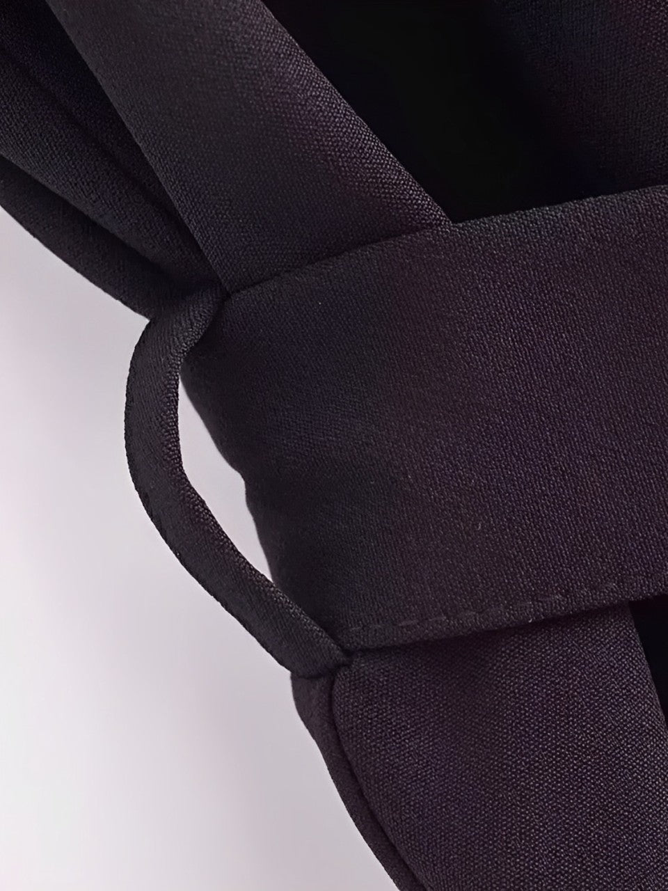 Vestido Feminino Midi de Alfaiataria sem Mangas com Decote V Plissado - Simona