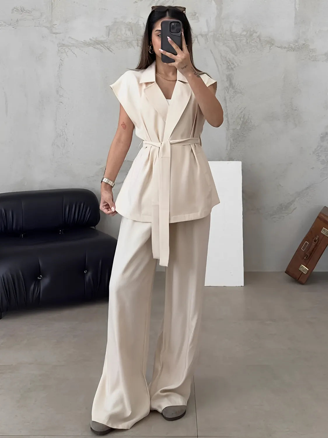 Conjunto Feminino Alfaiataria com Blusa com Amarração na Cintura e Calça Pantalona - Dominique