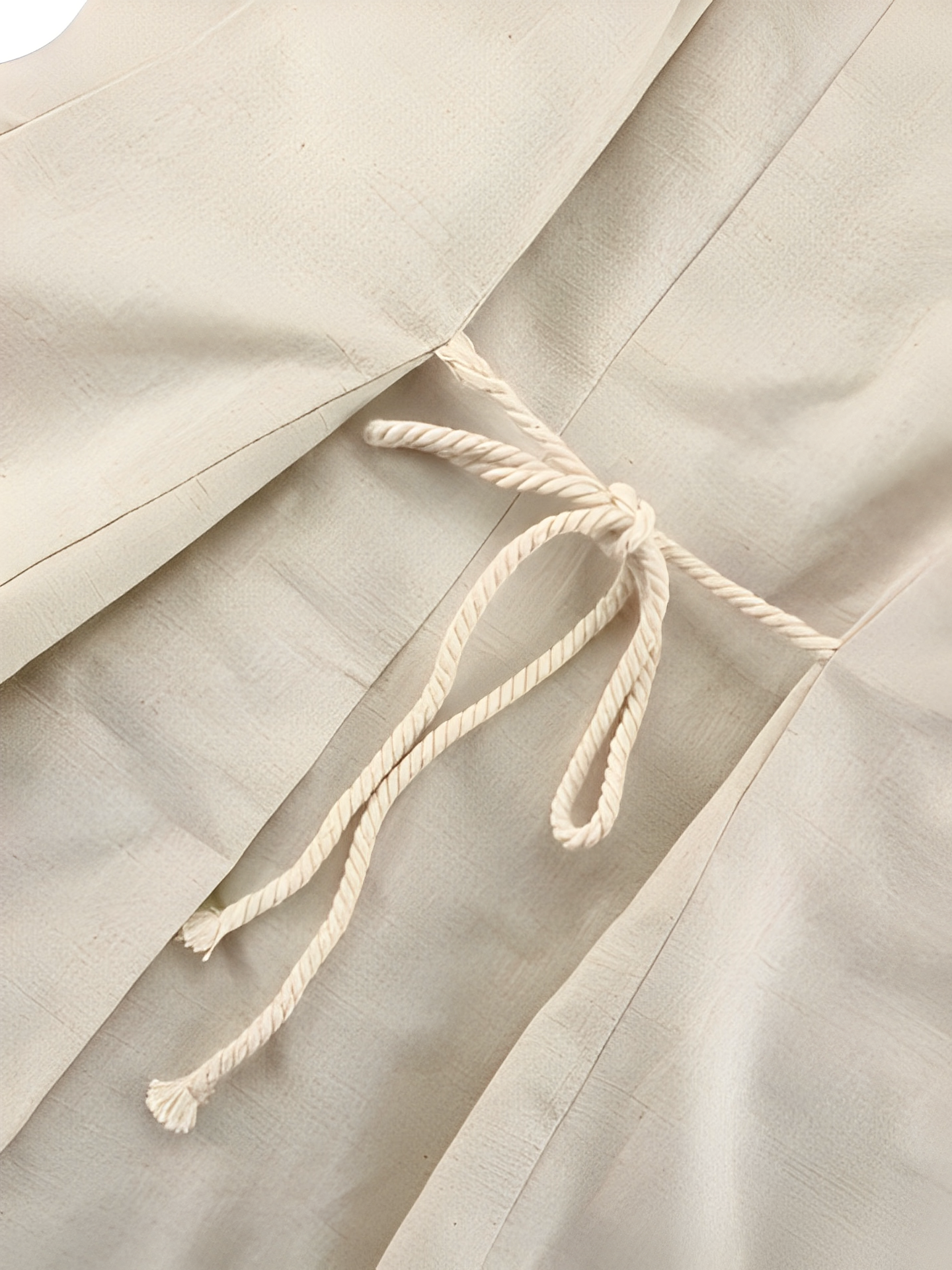 Conjunto Feminino de Linho com Colete de Amarração nas Costas e Bermuda de Cós Elástico - Eleanor