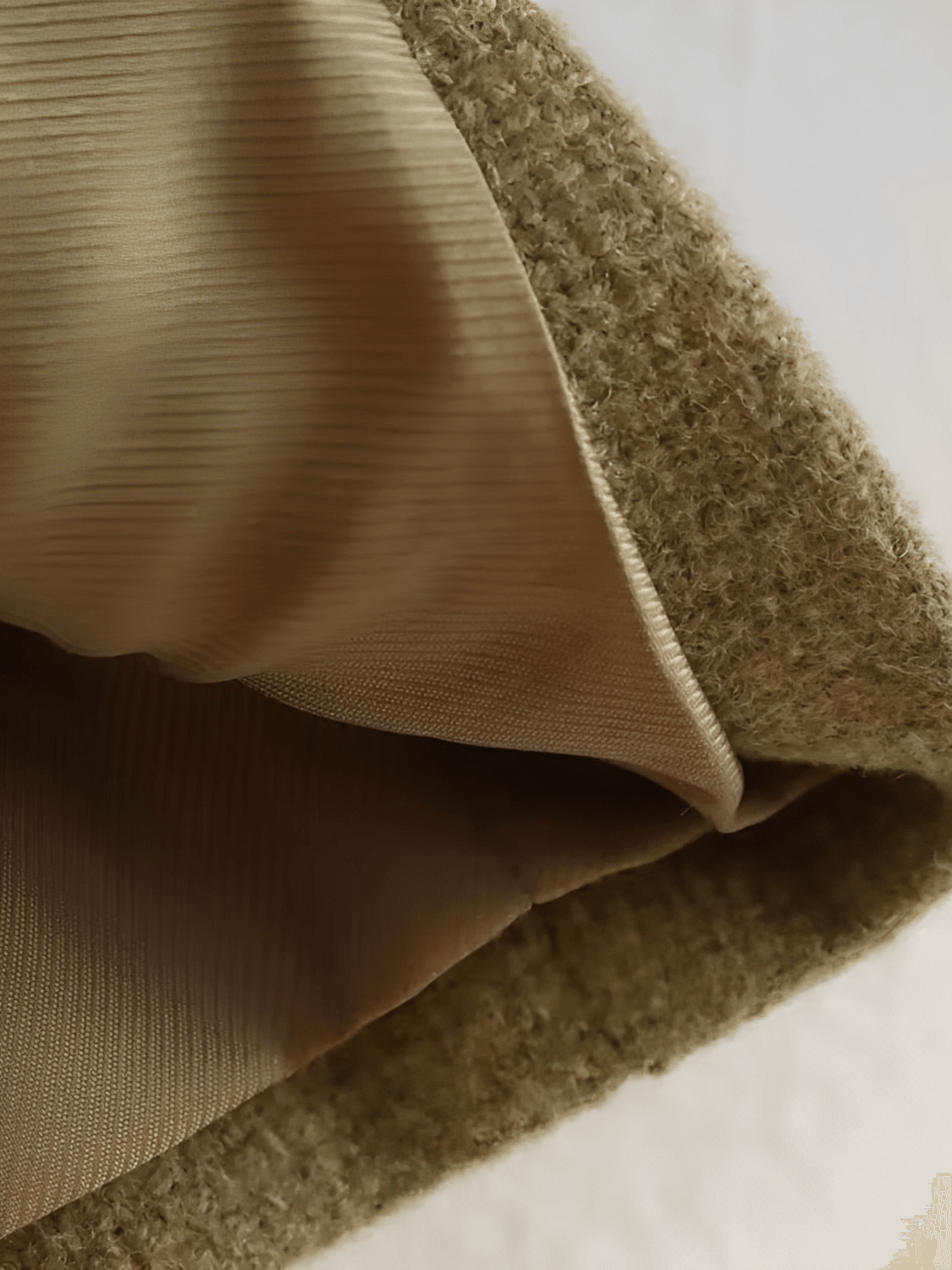 Casaco Feminino Tweed com Bolsos Decorativos e Fechamento em Botões - Angelique
