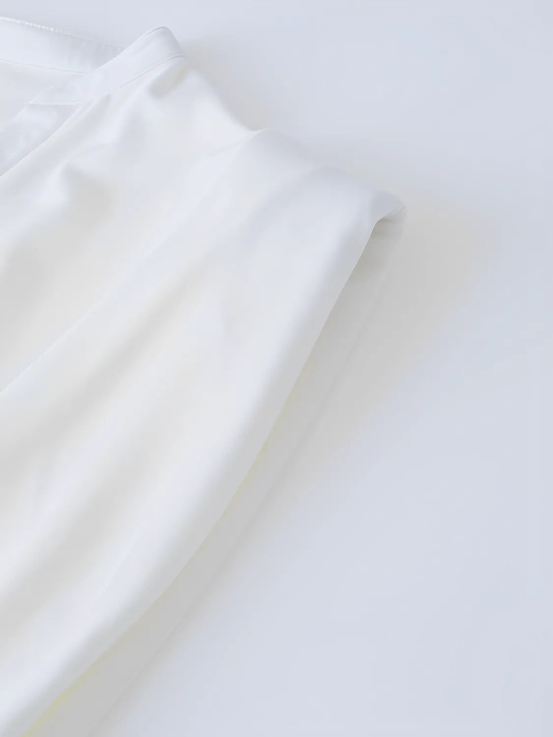 Blusa Feminina Básica com Gola Padre e Decote em V - Veronica [FRETE FULL]