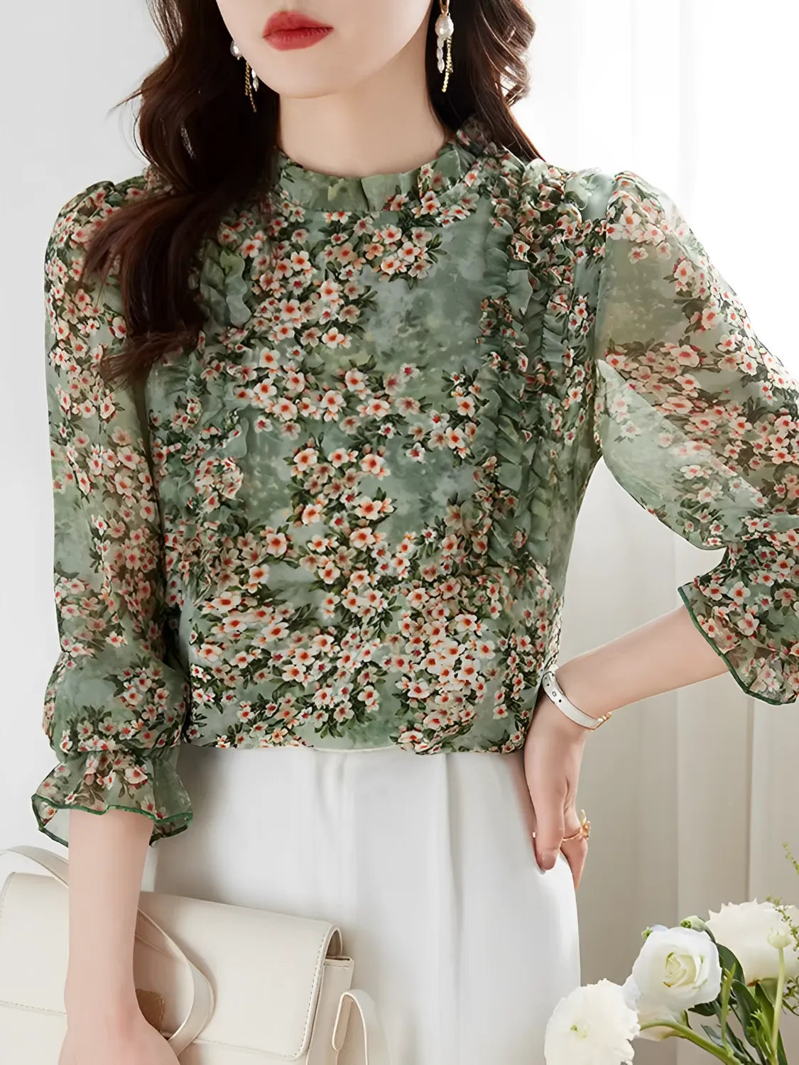 Blusa Feminina Estampada Floral de Chiffon com Mangas Longas - Molie