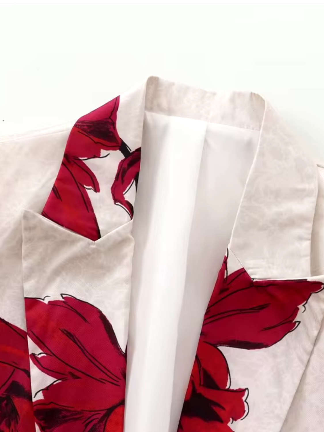 Conjunto Feminino Floral de Alfaiataria com Blazer de Botão e Calça Flare - Lia