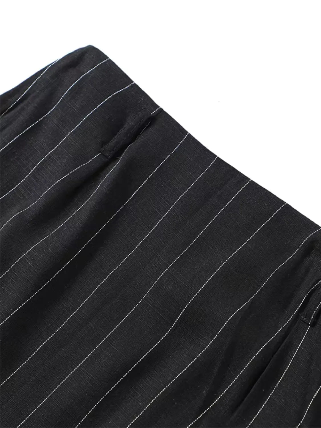 Conjunto Feminino Risca de Giz Colete com Botões e Amarração nas Costas e Saia Curta - Dara
