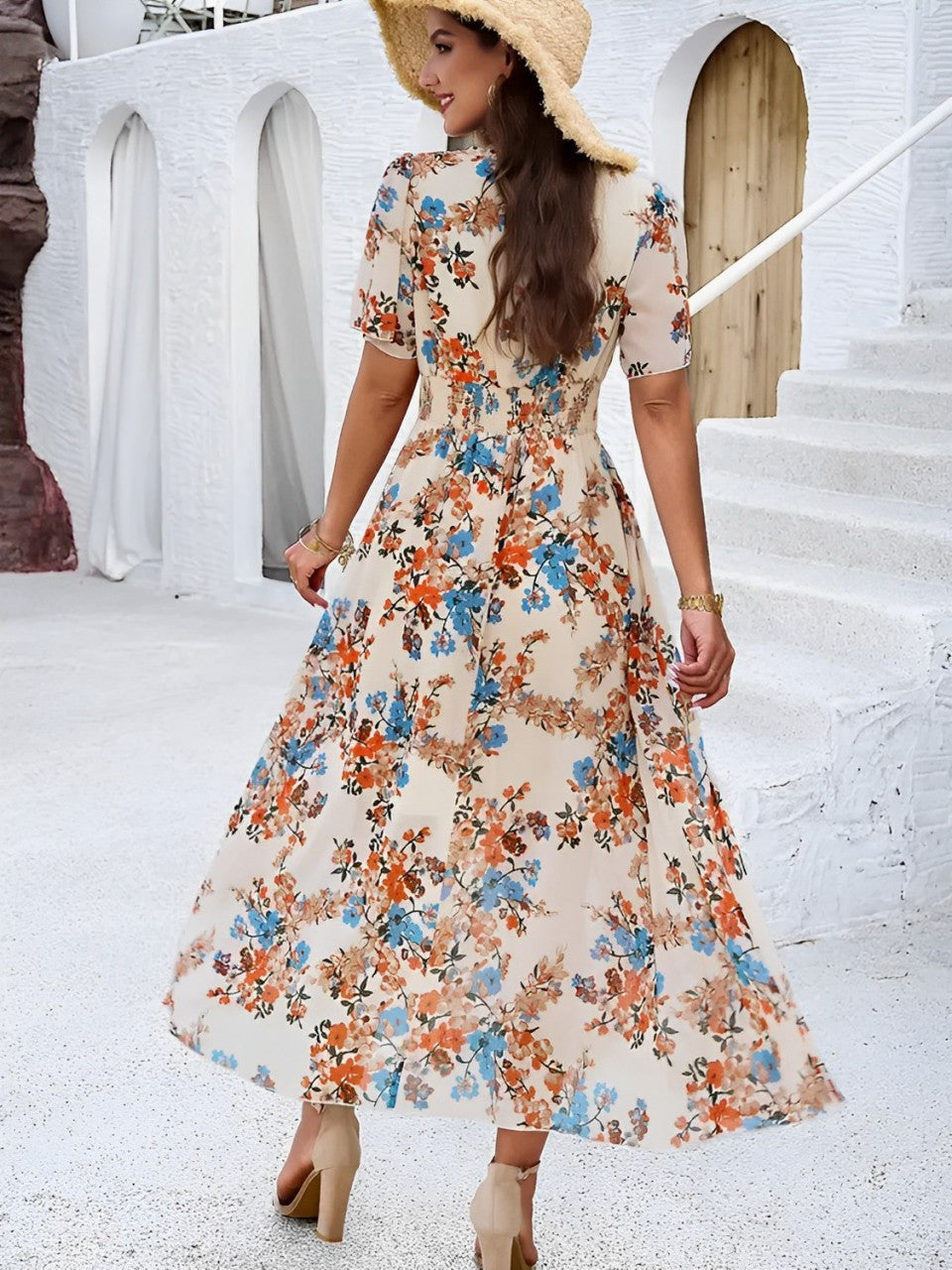 Vestido Feminino Midi Floral Fluido com Decote V e Mangas Curtas - Salma