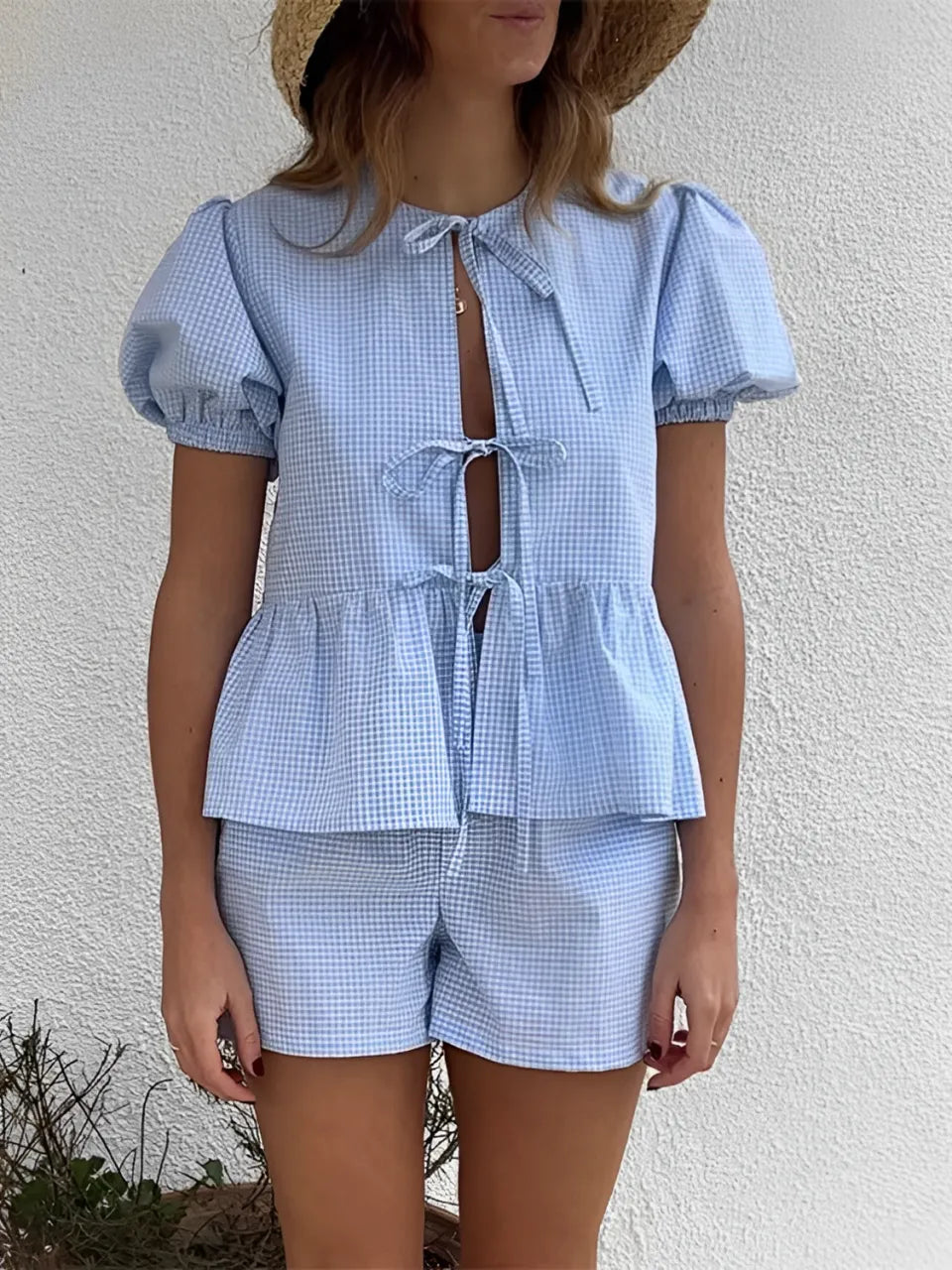 Conjunto Feminino Xadrez com Blusa de Amarração Frontal e Manga Bufante e Short com Cintura Elástica - Cassie