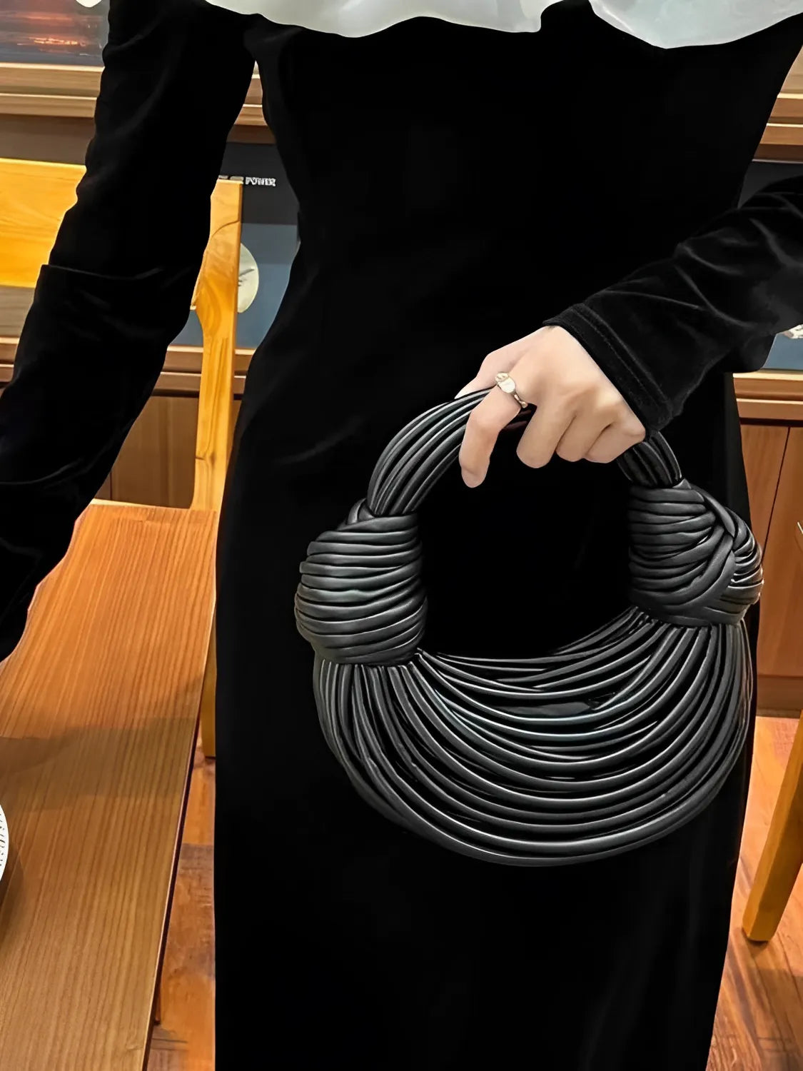 Bolsa Feminina Clutch de Mão com Detalhes em Cordas e Nós - Crada [FRETE FULL]