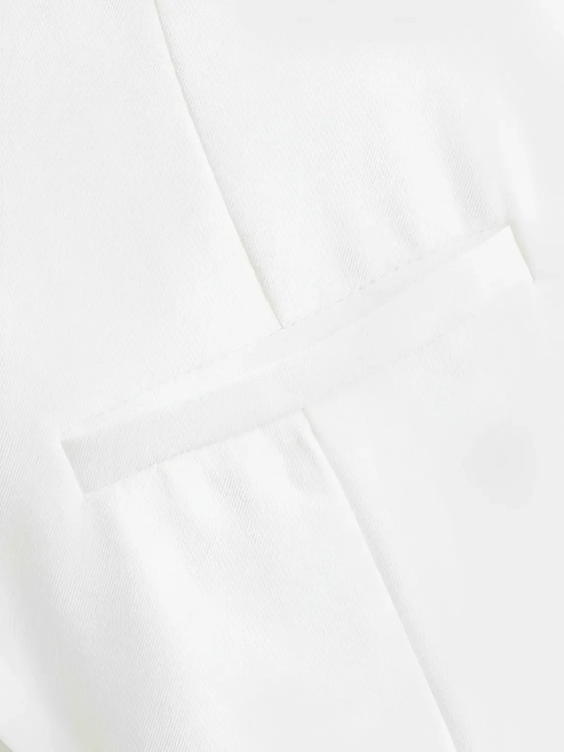 Conjunto Feminino Alfaiataria Blusa com Abotoamento Frontal e Shorts Cintura Alta - Ava