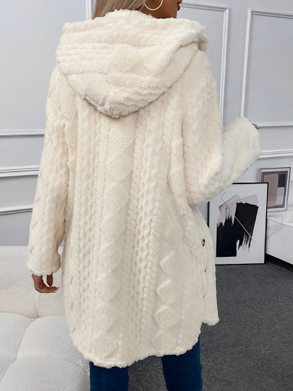 Casaco Feminino Teddy Peluciado em Lã Texturizada com Capuz - Glenda