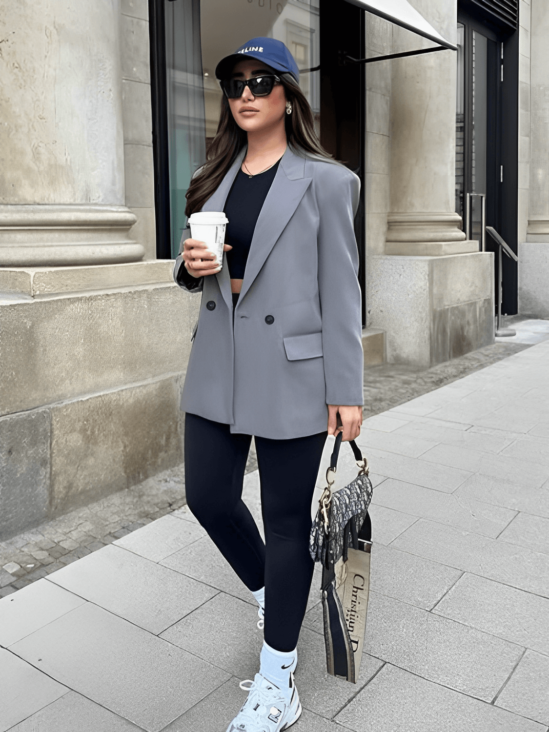 Blazer Feminino Alfaiataria Clássica com Lapela Marcante Botões Duplos Trespassado e Bolsos Decorativos – Ayana