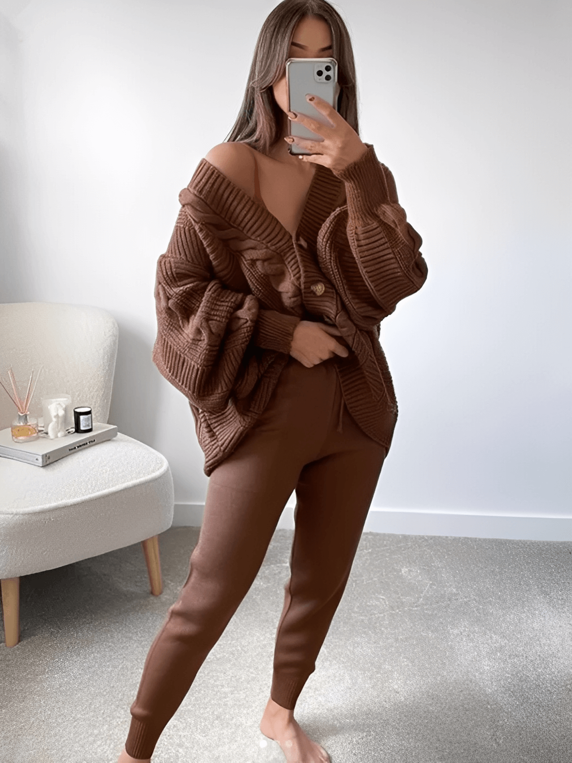 Conjunto Feminino em Tricô com Cardigan Oversized Decote V e Calça Lápis com Cintura Elástica – Liana