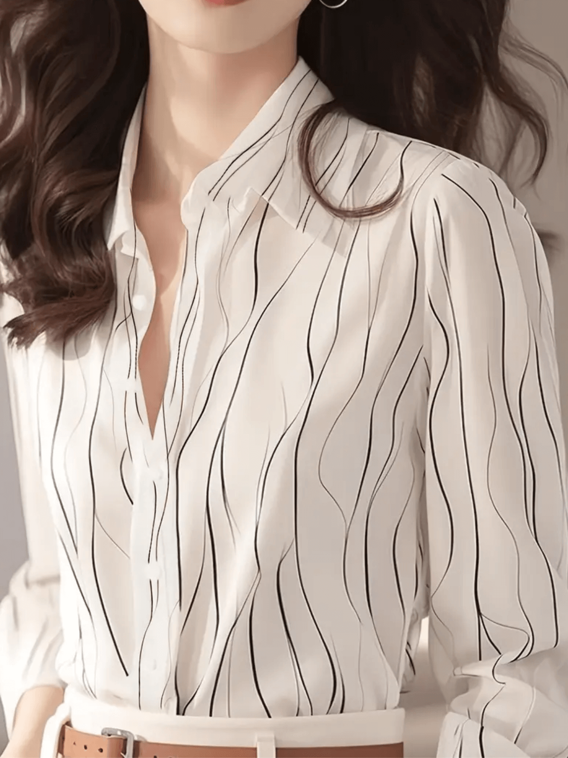 Camisa Feminina Estampada de Manga Longa e Fechamento em Botões - Alba