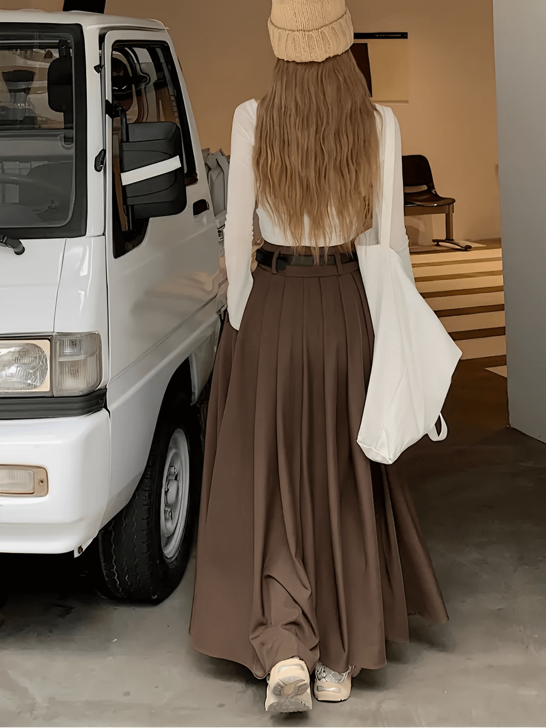 Saia Feminina Longa Plissada Estruturada  com Bolsos e Cintura Alta – Anisha
