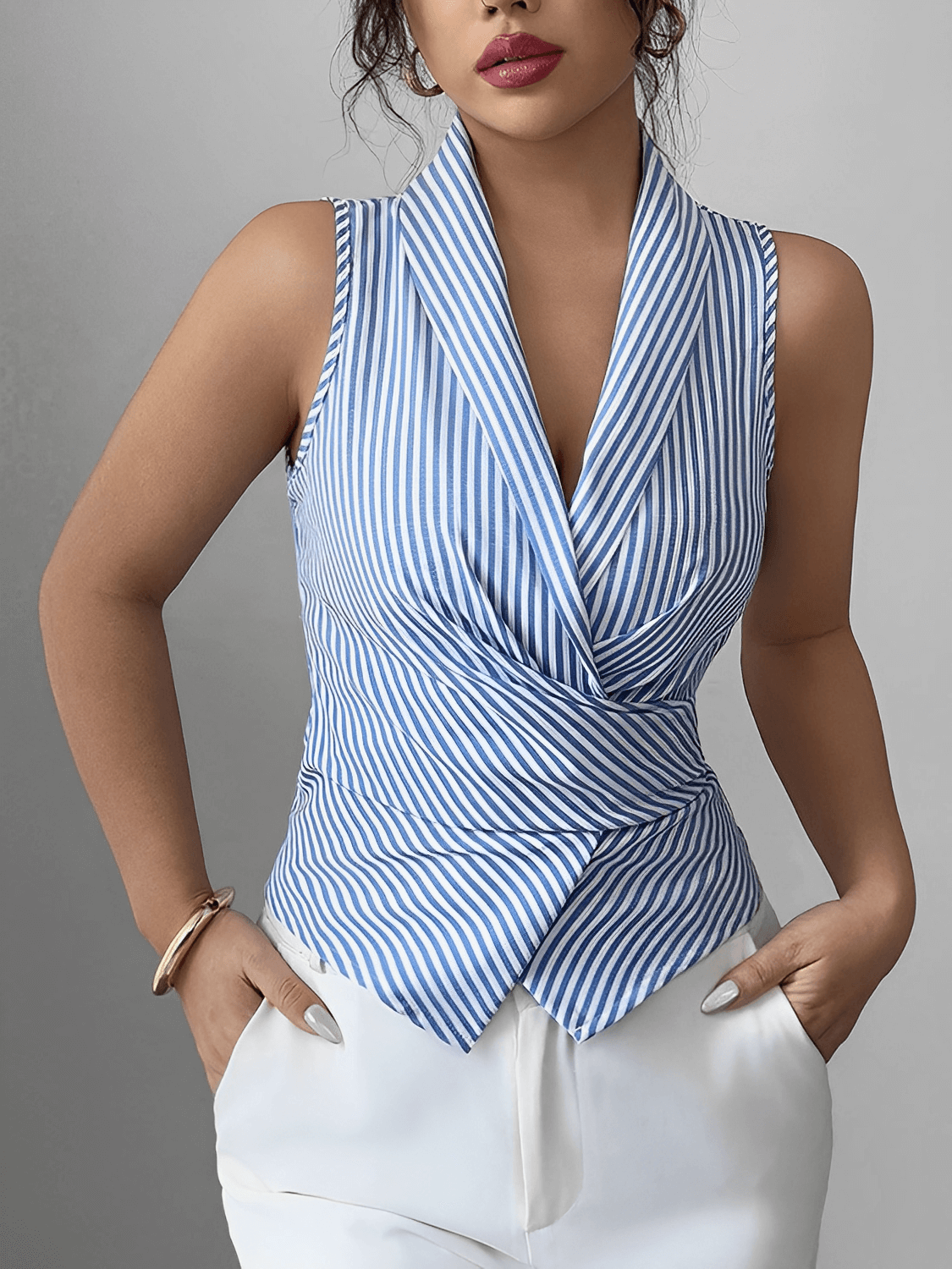 Blusa Feminina Listrada Estilo Colete Transpassada com Fechamento em Laço nas Costas - Verena