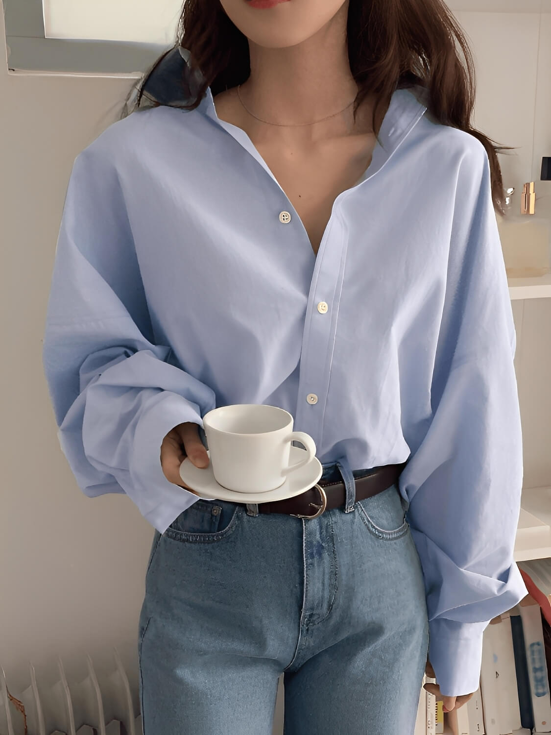 Camisa Feminina Oversized Tradicional com Colarinho Virado e Fechamento em Botões – Lane