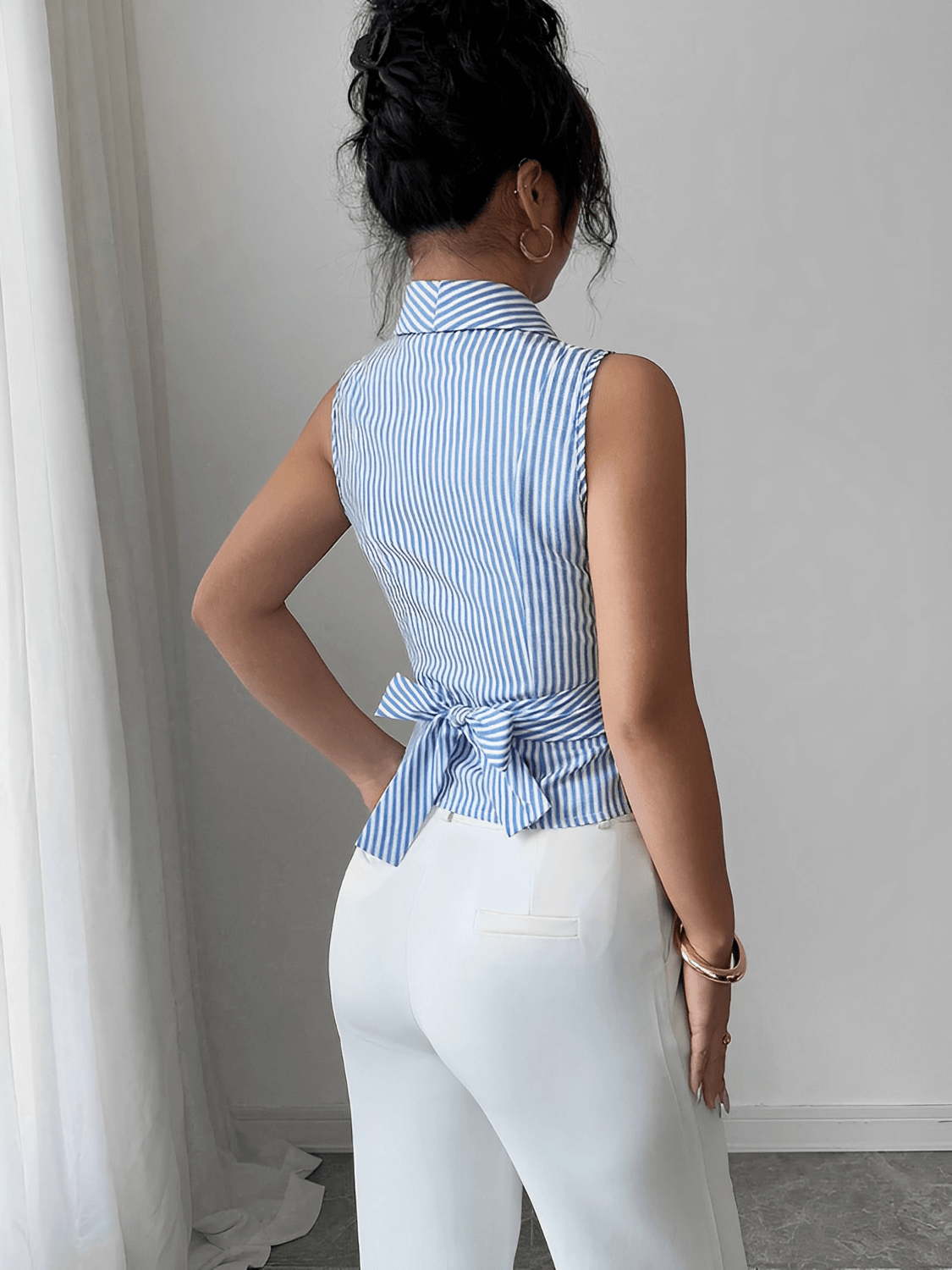 Blusa Feminina Listrada Estilo Colete Transpassada com Fechamento em Laço nas Costas - Verena