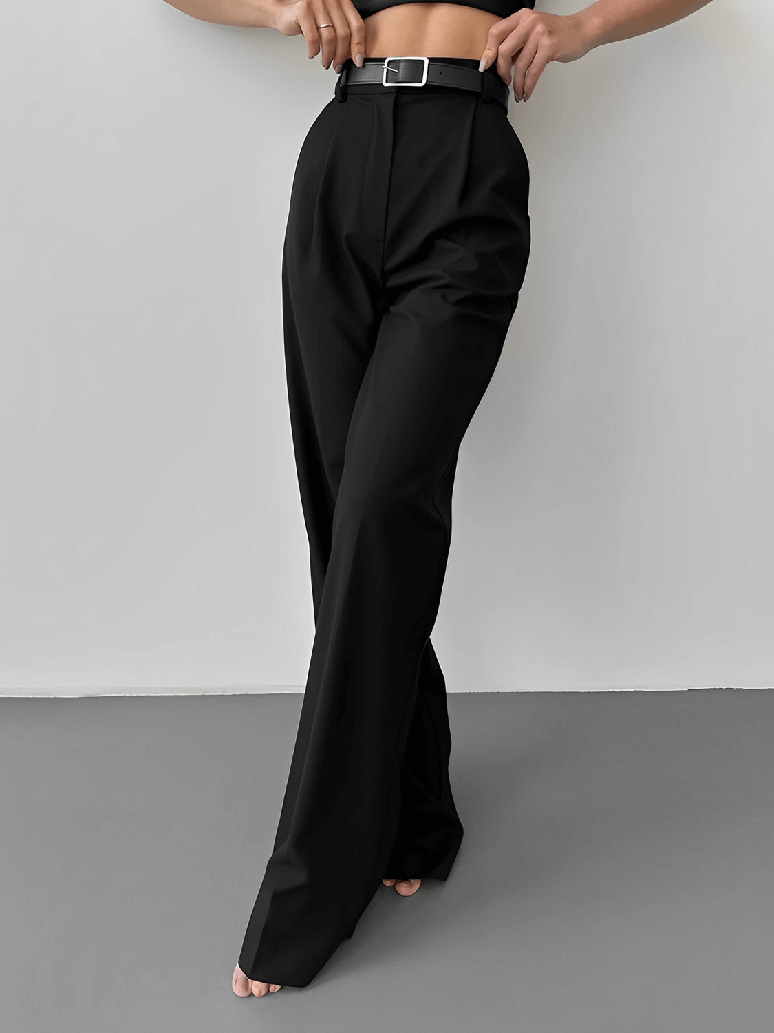 Calça Feminina Wide Leg em Alfaiataria Clássica com Cintura Alta e Bolsos – Kate
