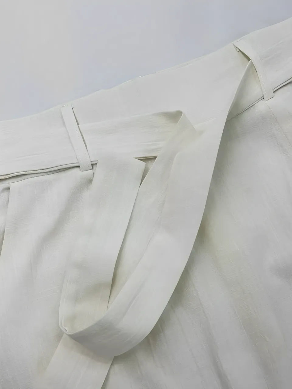 Conjunto Feminino com Blusa de Ombro Único e Saia Longa de Cintura Alta com Amarração e Fenda - Malena
