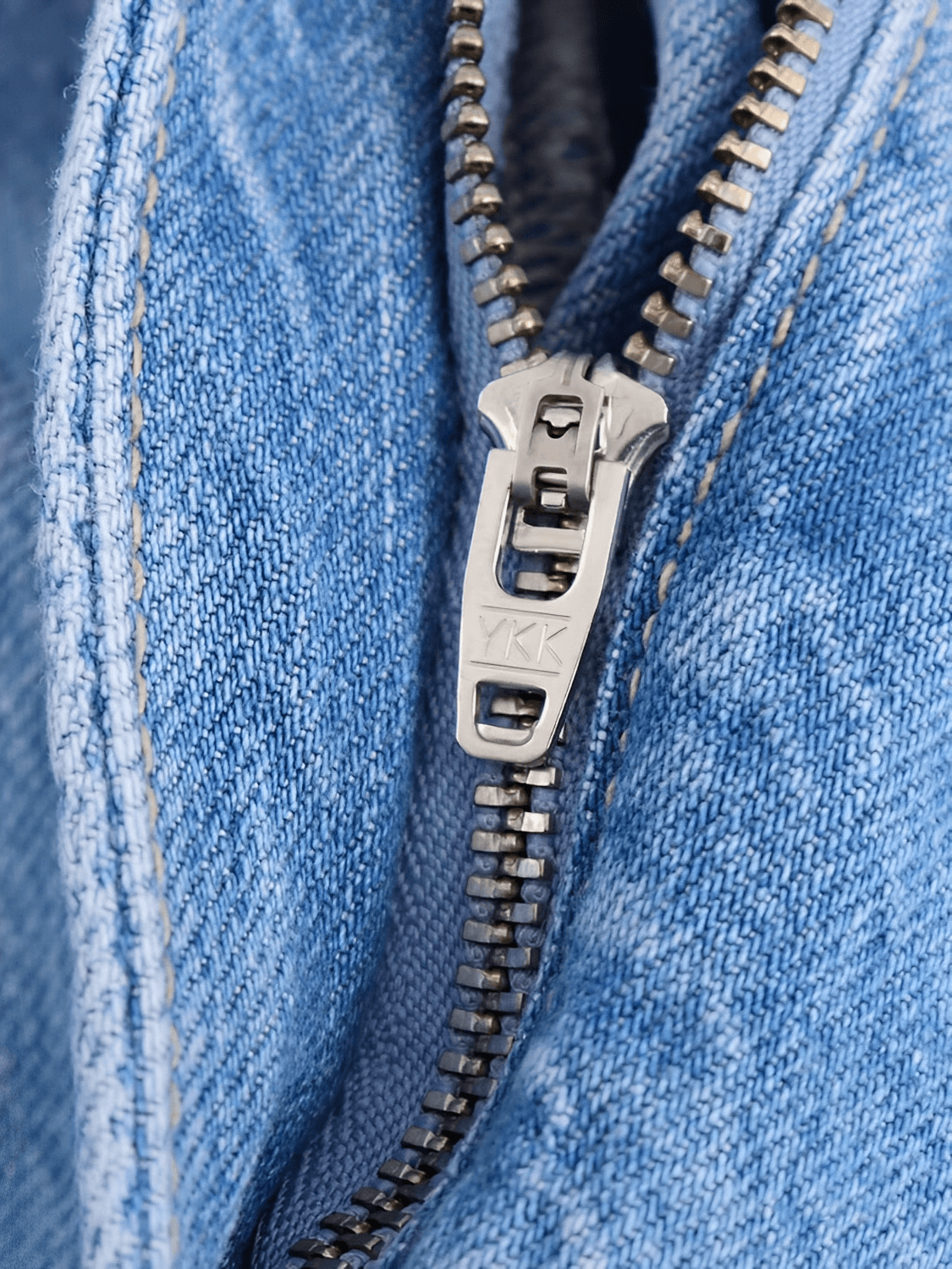 Macacão Feminino Jeans com Decote Nadador e Abertura Frontal em Botões Modelagem Wide Leg  - Jordana