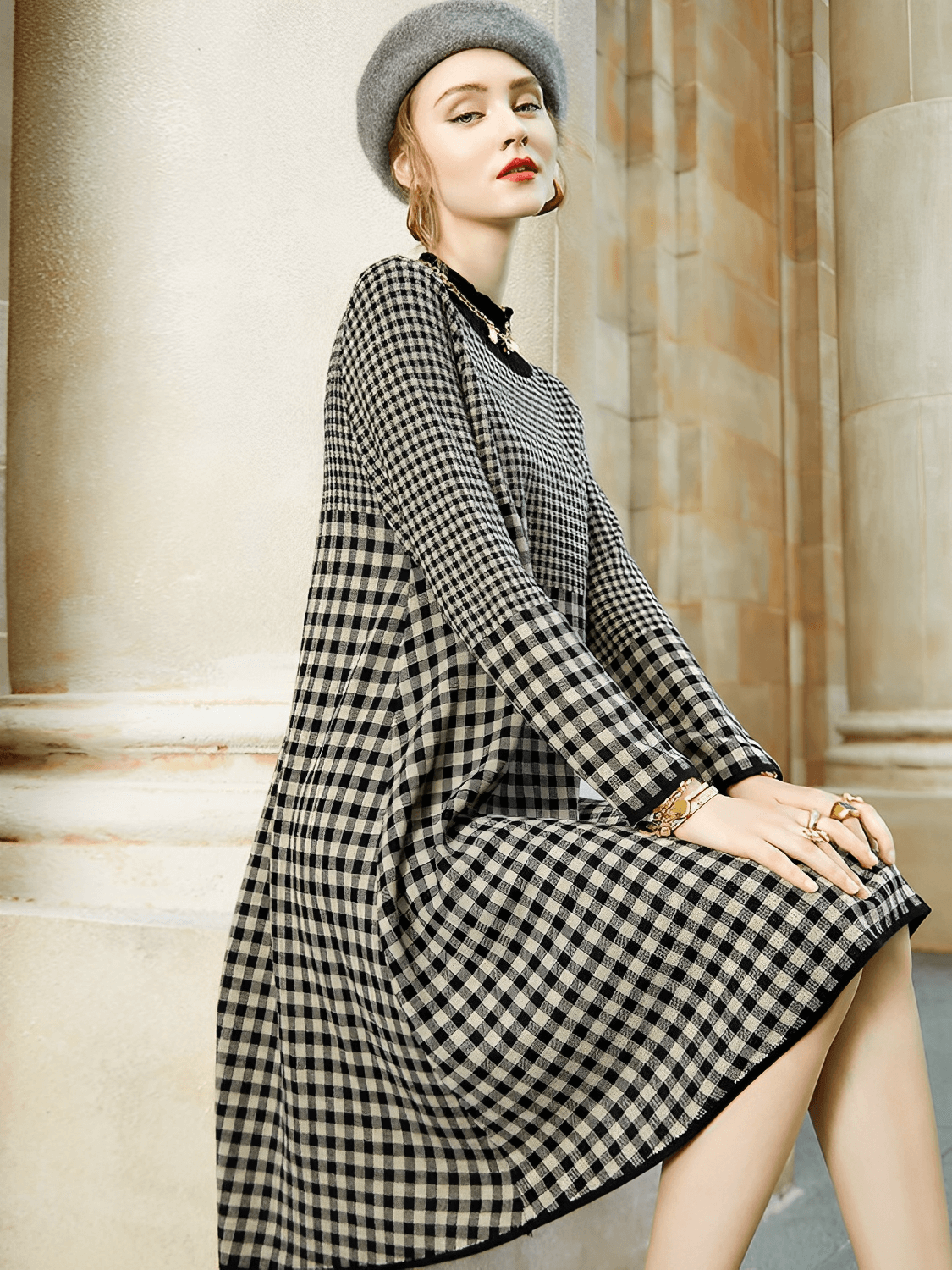 Vestido Feminino em Tricô Estampado Xadrez Vintage com Modelagem Evasê – Genevieve
