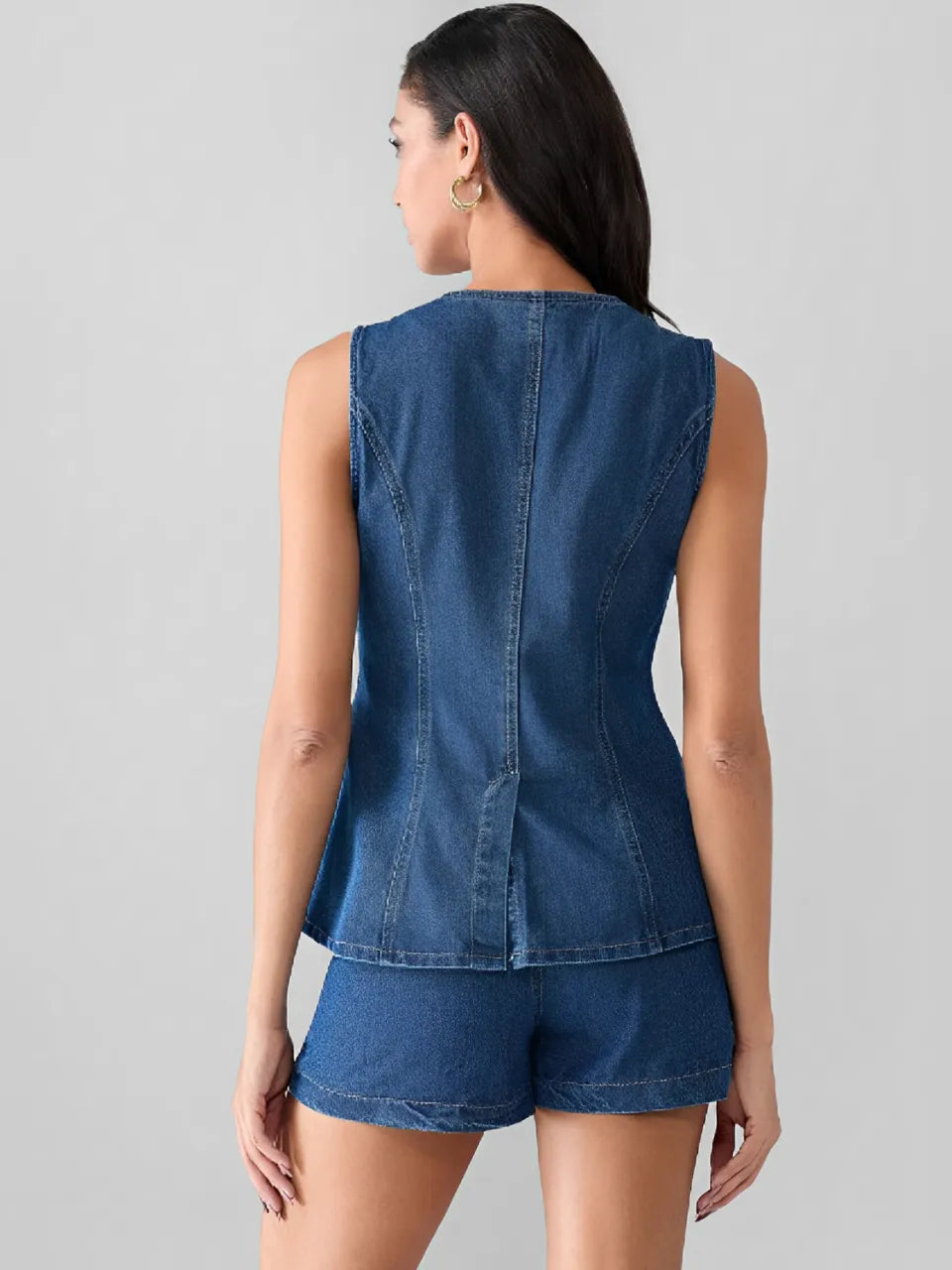Conjunto Feminino Jeans com Colete de Botões e Short de Cintura Alta - Raiza