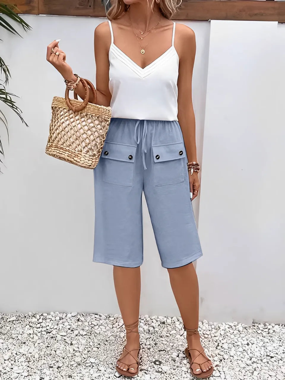 Bermuda Feminina com Bolsos Cargo e Cintura Elástica - Kylie