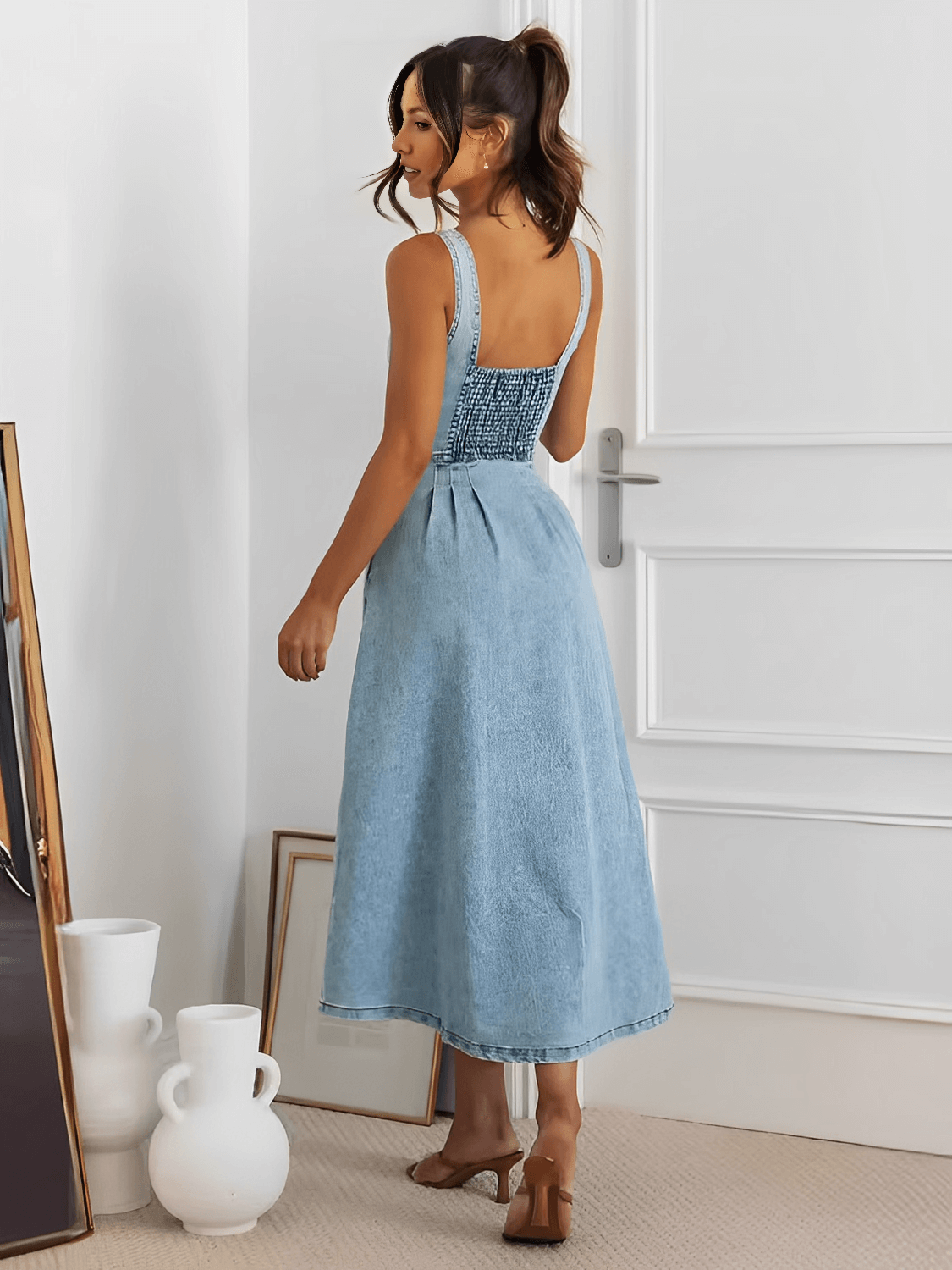 Vestido Feminino Midi Jeans com Decote Coração Botões Frontais e Elástico nas Costas – Pilar