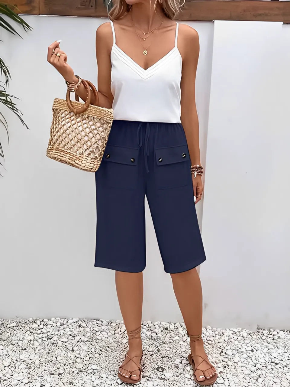 Bermuda Feminina com Bolsos Cargo e Cintura Elástica - Kylie
