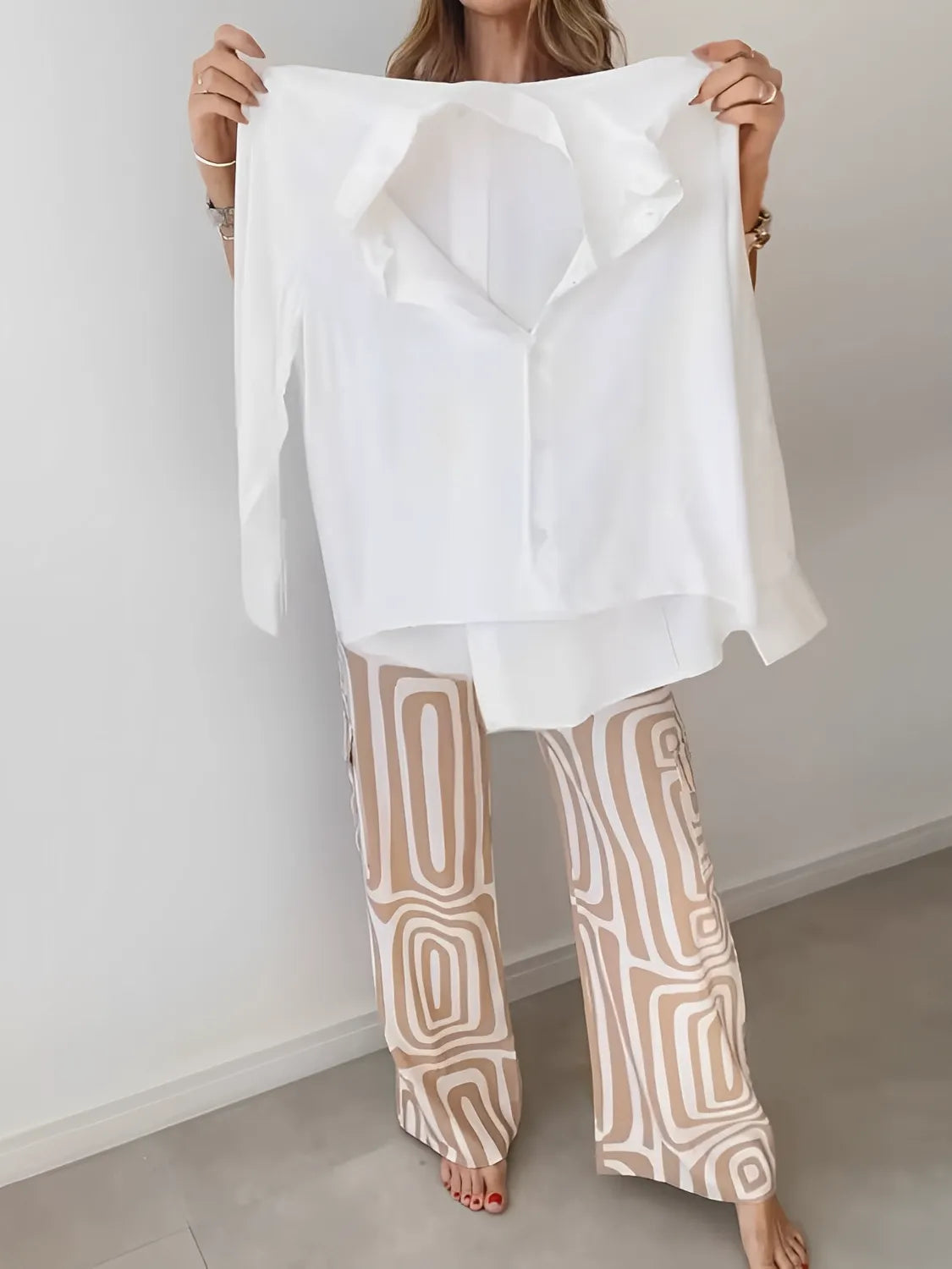 Conjunto Feminino com Camisa de Manga Longa e Calça Reta com Estampa Geométrica - Bianca