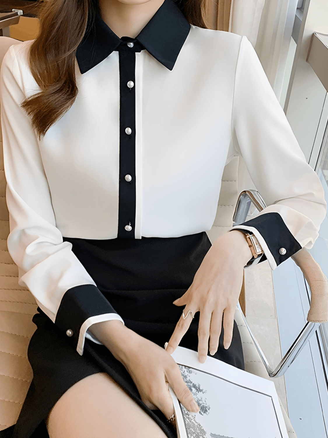 Camisa Feminina em Chiffon com Colarinho e Punho em Cor Contraste e Botões Perolados – Monica