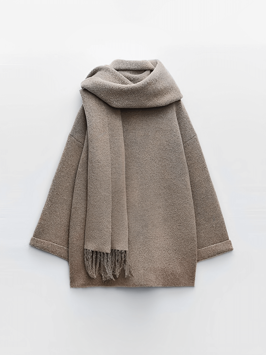 Casaco Feminino Oversized em Lã Batida com Bolsos Frontais Botões e Cachecol Removível com Franjas – Marjorie