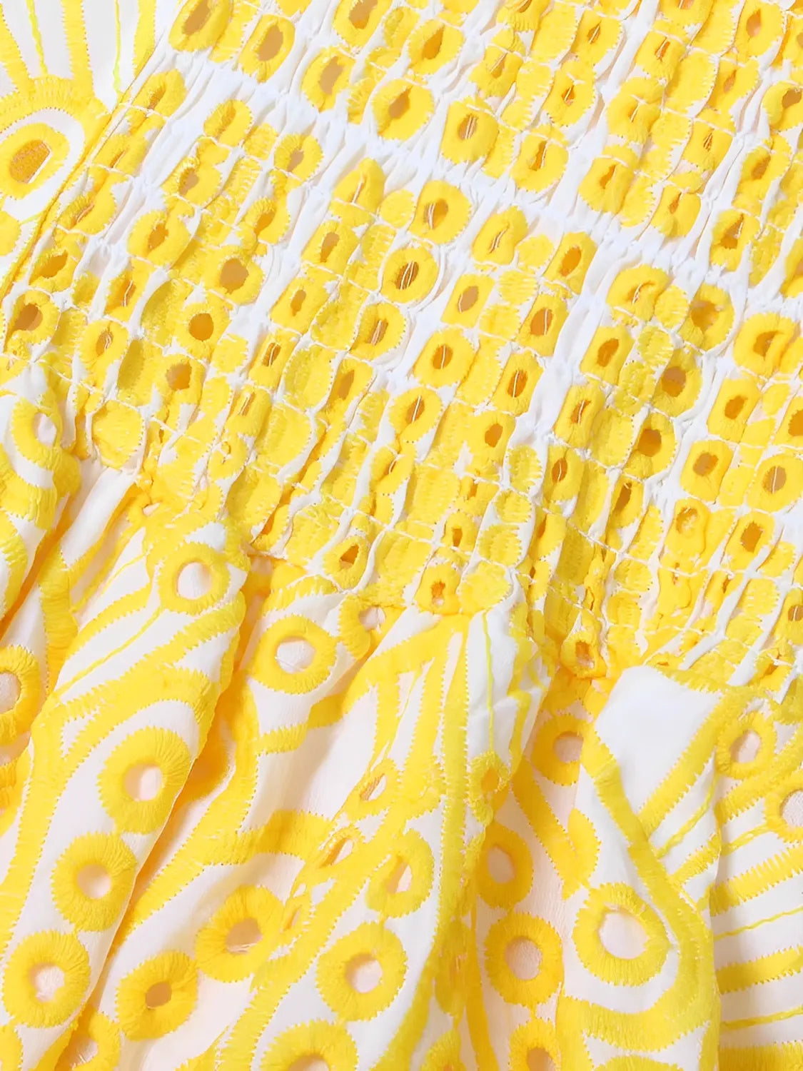 Vestido Feminino Midi de Laise com Babados e Elástico nas Costas - Marina