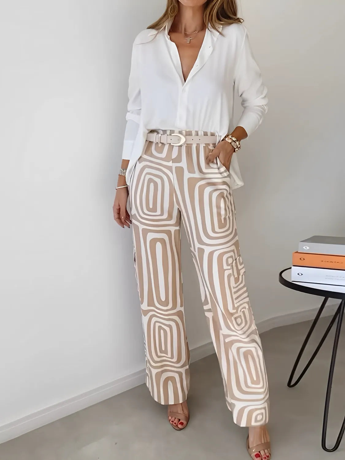 Conjunto Feminino com Camisa de Manga Longa e Calça Reta com Estampa Geométrica - Bianca