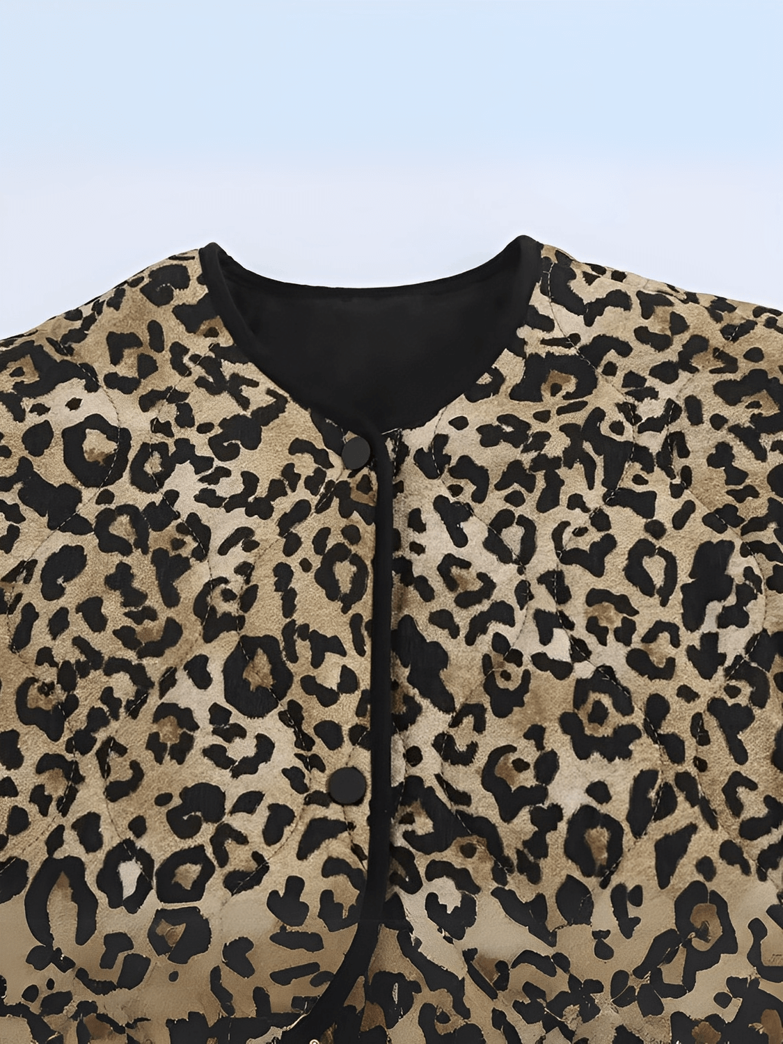 Casaco Feminino Acolchoado com Estampa Animal Print Bolsos e Fechamento em Botão de Pressão - Pabline