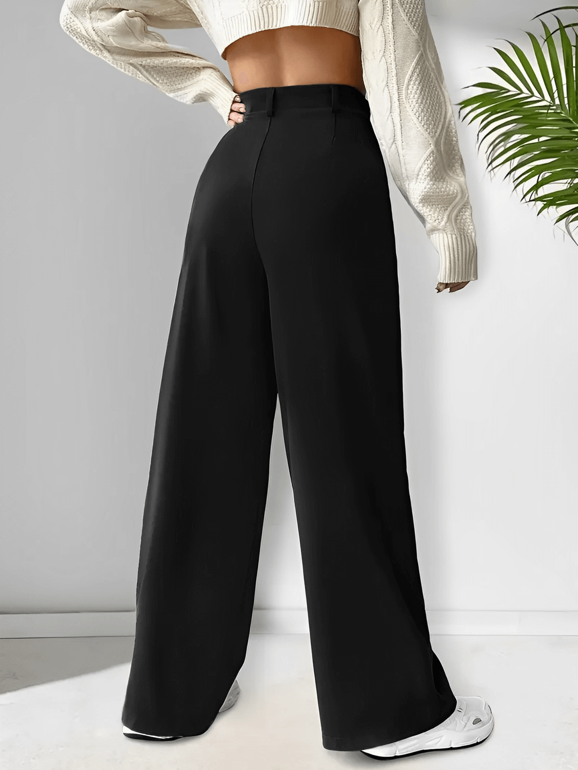 Calça Feminina Alfaiataria Modelagem Wide Leg com Bolsos Funcionais Pregas e Cintura Alta – Adelina