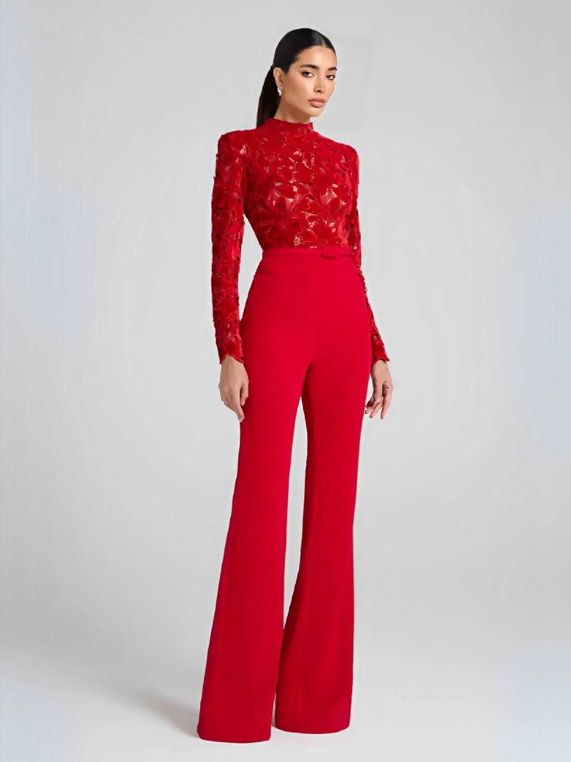 Macacão Feminino Elegante de Manga Longa com Renda e Calça Flare com Cinto - Yeva
