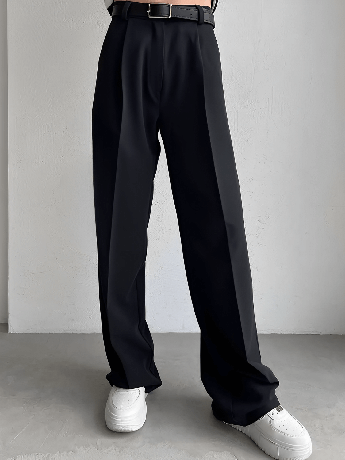 Calça Feminina Wide Leg em Alfaiataria Clássica com Cintura Alta e Bolsos – Kate