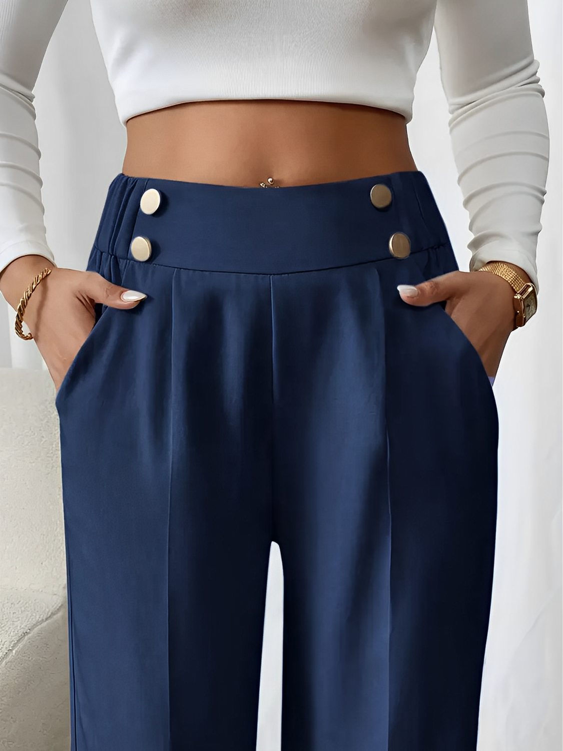 Calça Feminina de Alfaiataria Reta com Botões Decorativos Cintura Elástica e Bolsos Funcionais - Lizete
