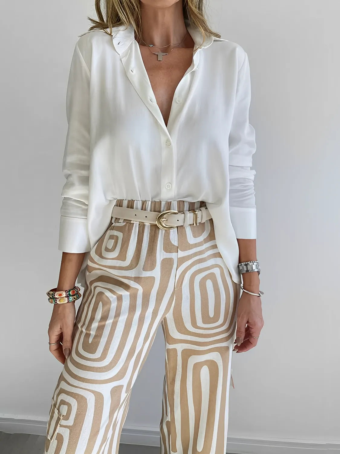 Conjunto Feminino com Camisa de Manga Longa e Calça Reta com Estampa Geométrica - Bianca