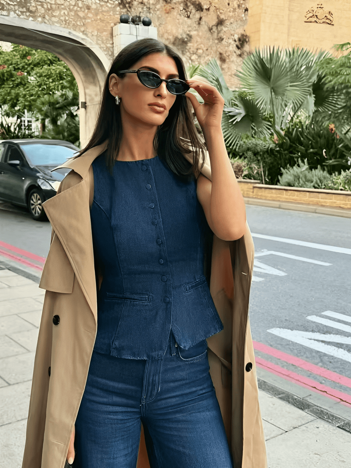 Colete Feminino Jeans Acinturado com Botões Retrô – Larissa