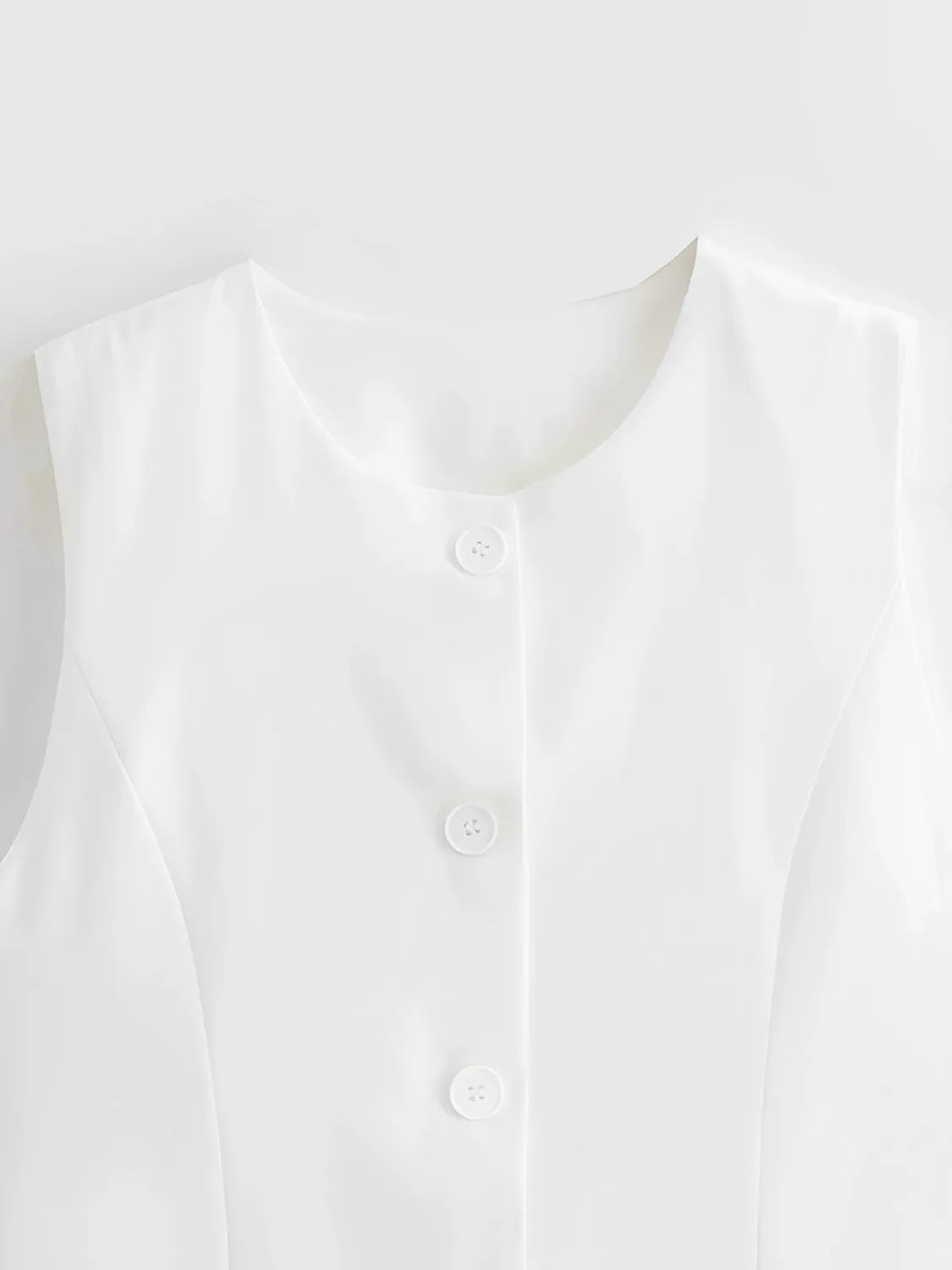 Conjunto Feminino Alfaiataria Blusa com Abotoamento Frontal e Shorts Cintura Alta - Ava