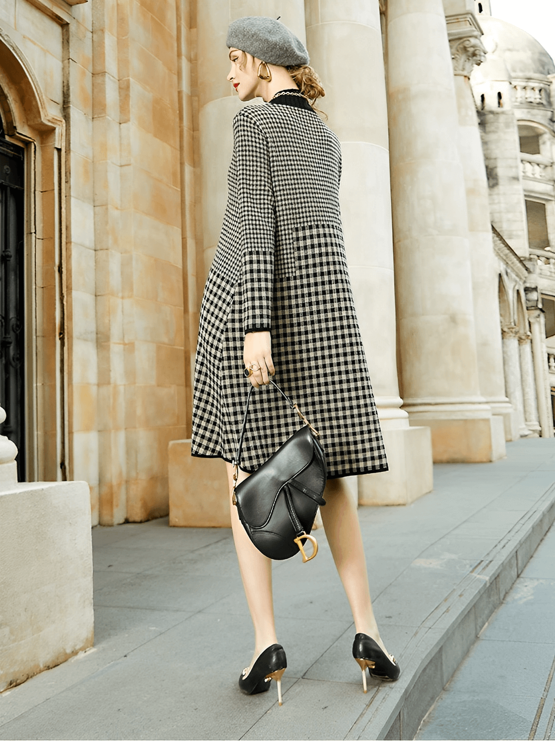 Vestido Feminino em Tricô Estampado Xadrez Vintage com Modelagem Evasê – Genevieve