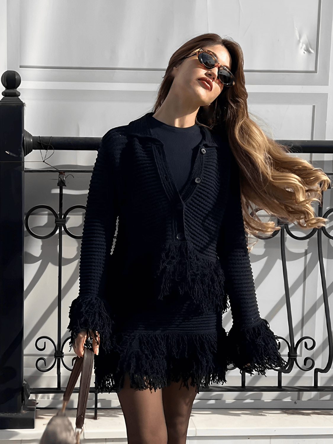 Conjunto Feminino em Tricô com Blusa Manga Longa com Fechamento em Botões e Saia Cintura Alta com Franjas - Monique