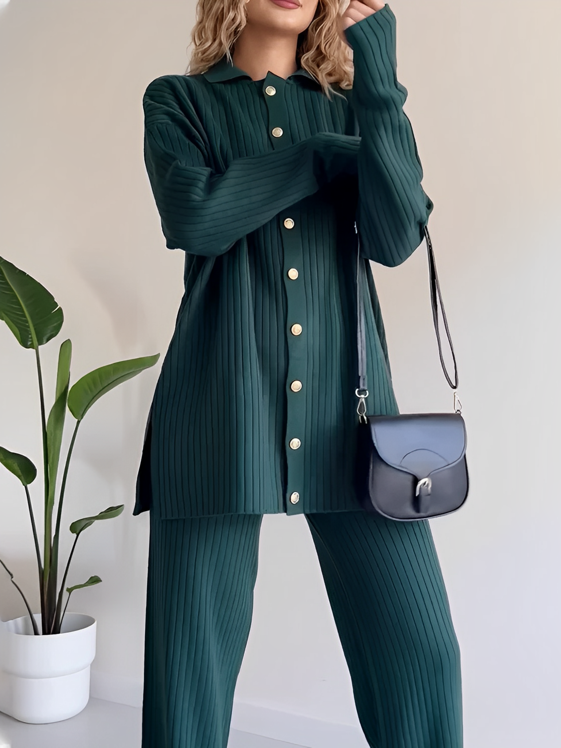 Conjunto Feminino Canelado com Camisa Alongada de Botões e Calça Reta com Elástico - Camila