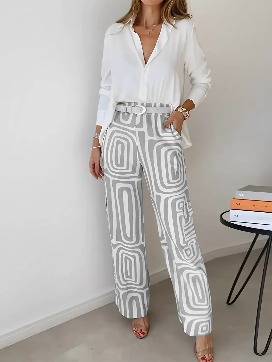 Conjunto Feminino com Camisa de Manga Longa e Calça Reta com Estampa Geométrica - Bianca