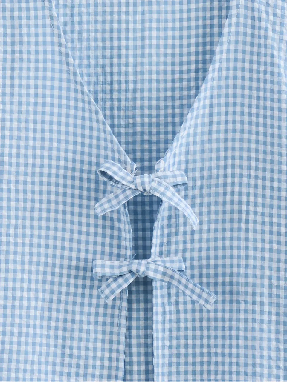 Conjunto Feminino Xadrez com Blusa de Amarração Frontal e Manga Bufante e Short com Cintura Elástica - Cassie