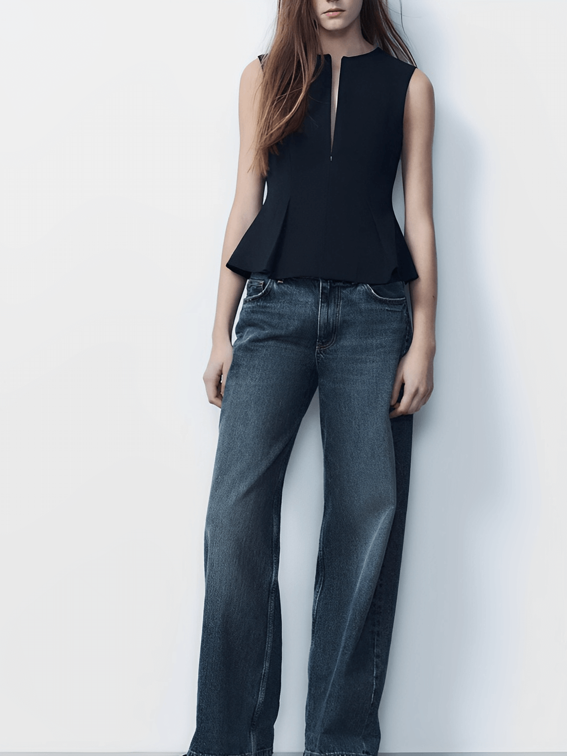 Blusa Feminina Peplum Estruturada com Decote V e Zíper Frontal - Cricia