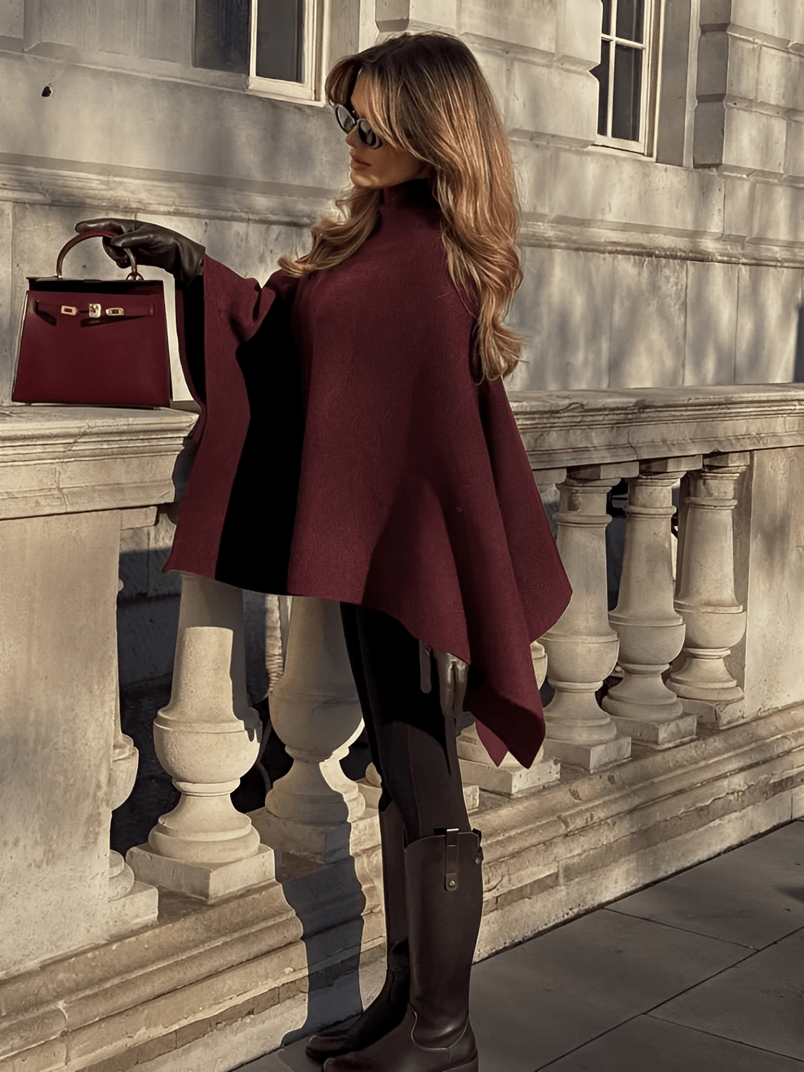 Casaco Feminino Estilo Capa Assimétrico Estruturado com Gola Alta e Modelagem Poncho - Lenir